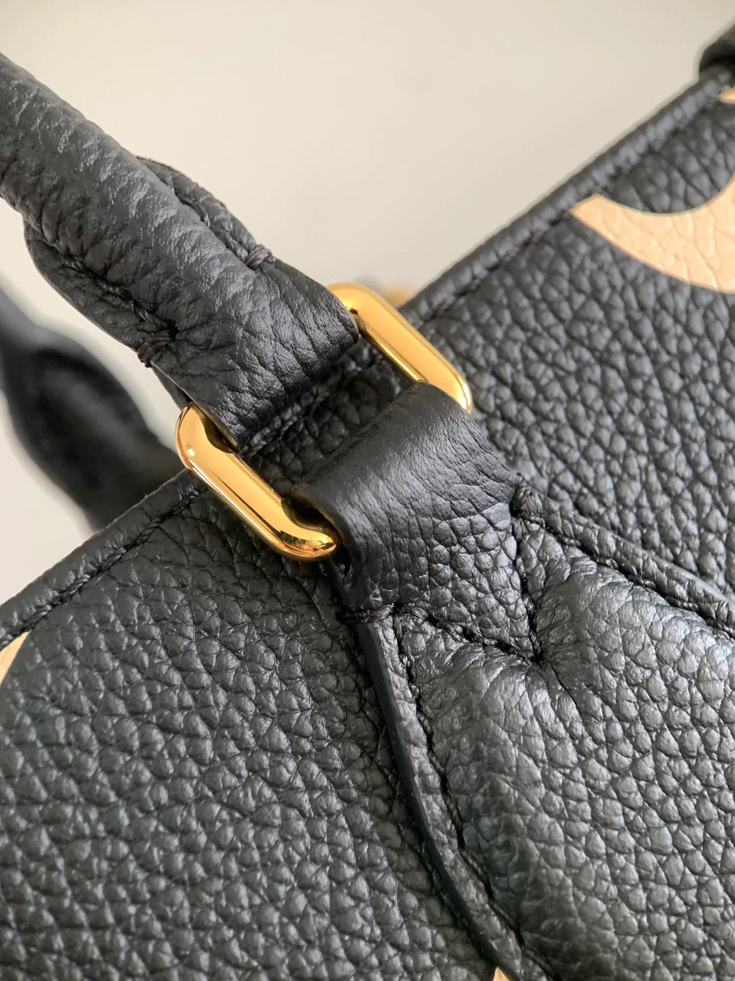 Women's Classic Handbags LOUIS VUITTON 18148138