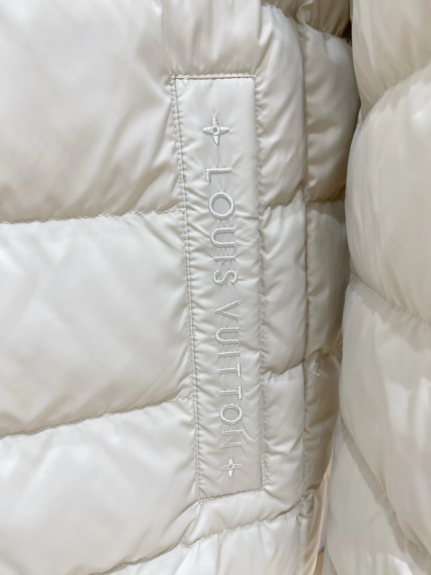 Women's Jackets And Down Jackets LOUIS VUITTON 18284790