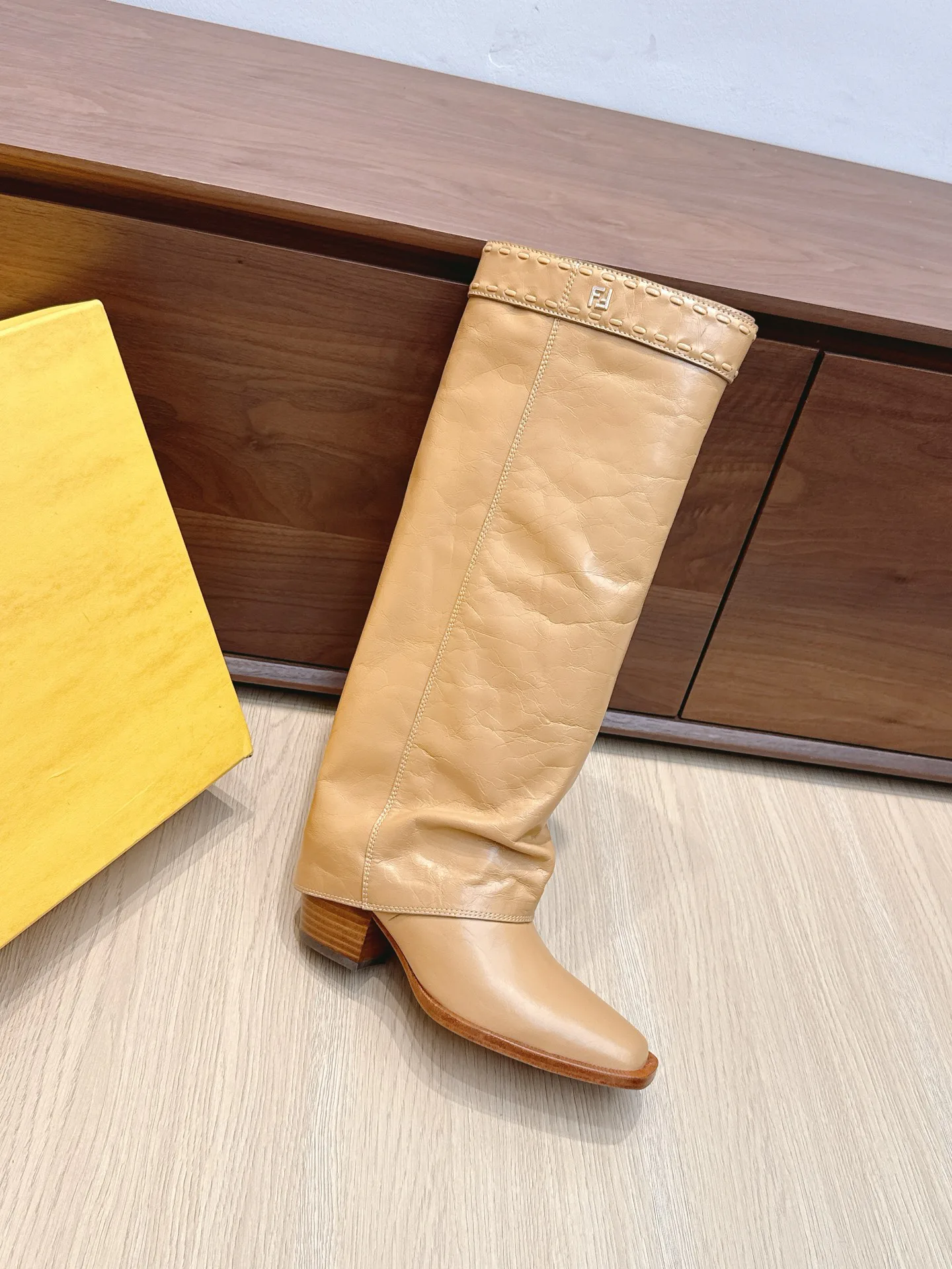 Women's Boots FENDI 18092433