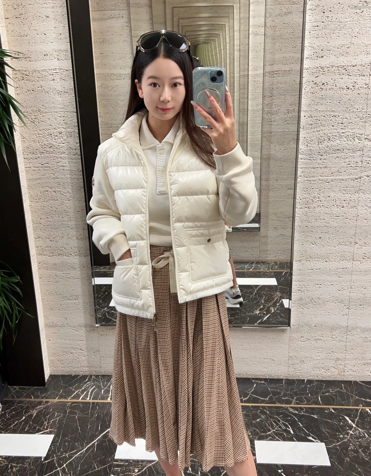 Women's Jackets And Down Jackets MONCLER 18044812