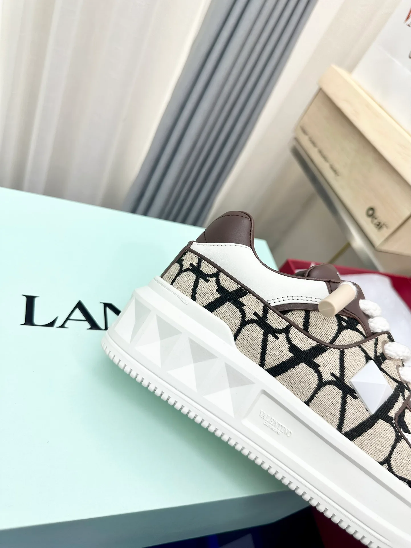 Women's Sneakers VALENTINO 17948616