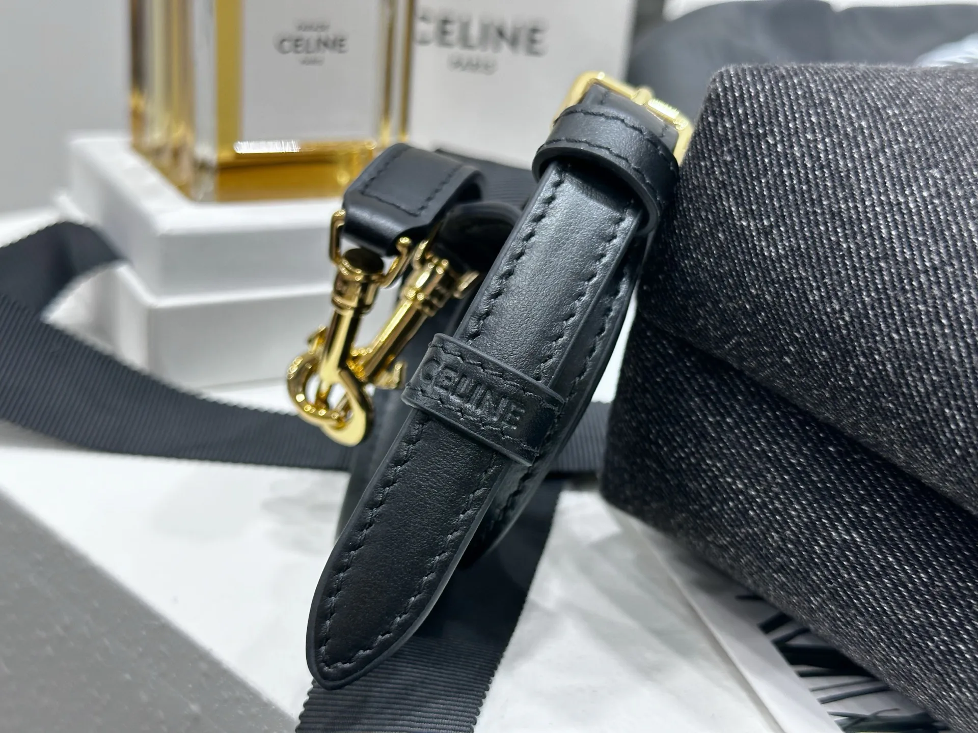 Women's Classic Handbags CELINE 17802985