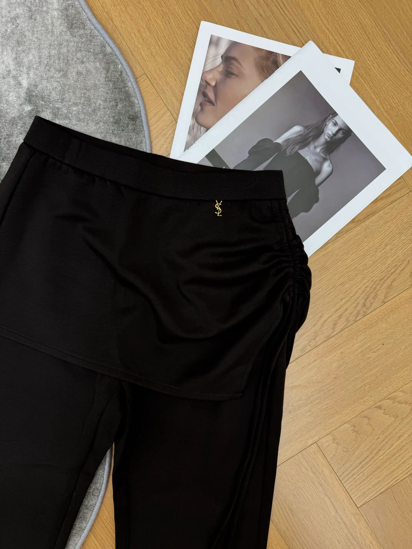 Women's Trousers SAINT LAURENT 18450972