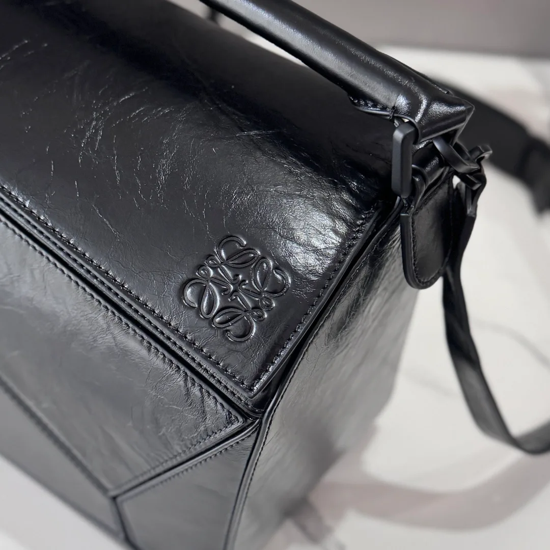 Women's Classic Handbags LOEWE 17818155