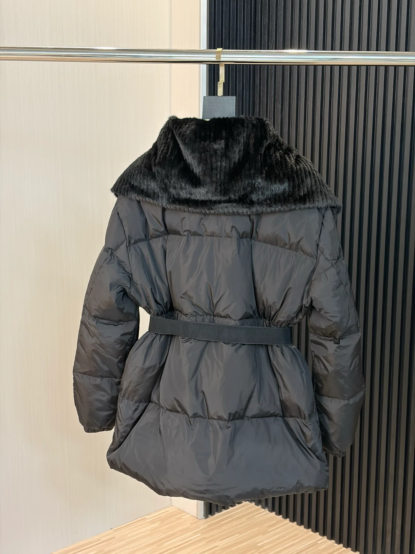 Куртки И Пуховики Мужские Moncler 18684592
