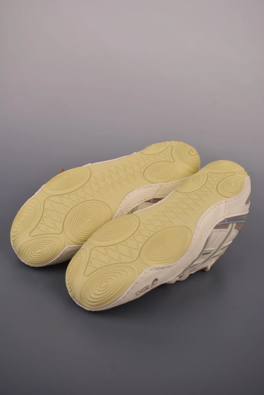 Women's Sneakers ASICS 17182618