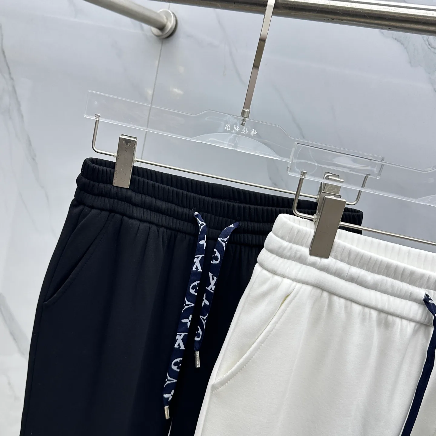 Men's Trousers LOUIS VUITTON 18246695