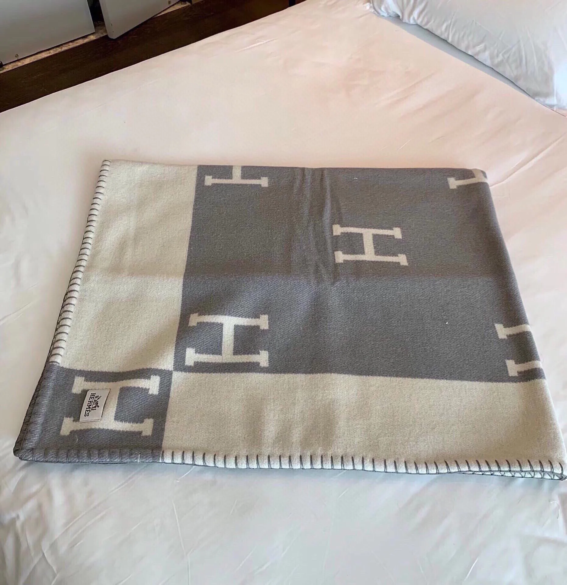 Textiles HERMES 18002672