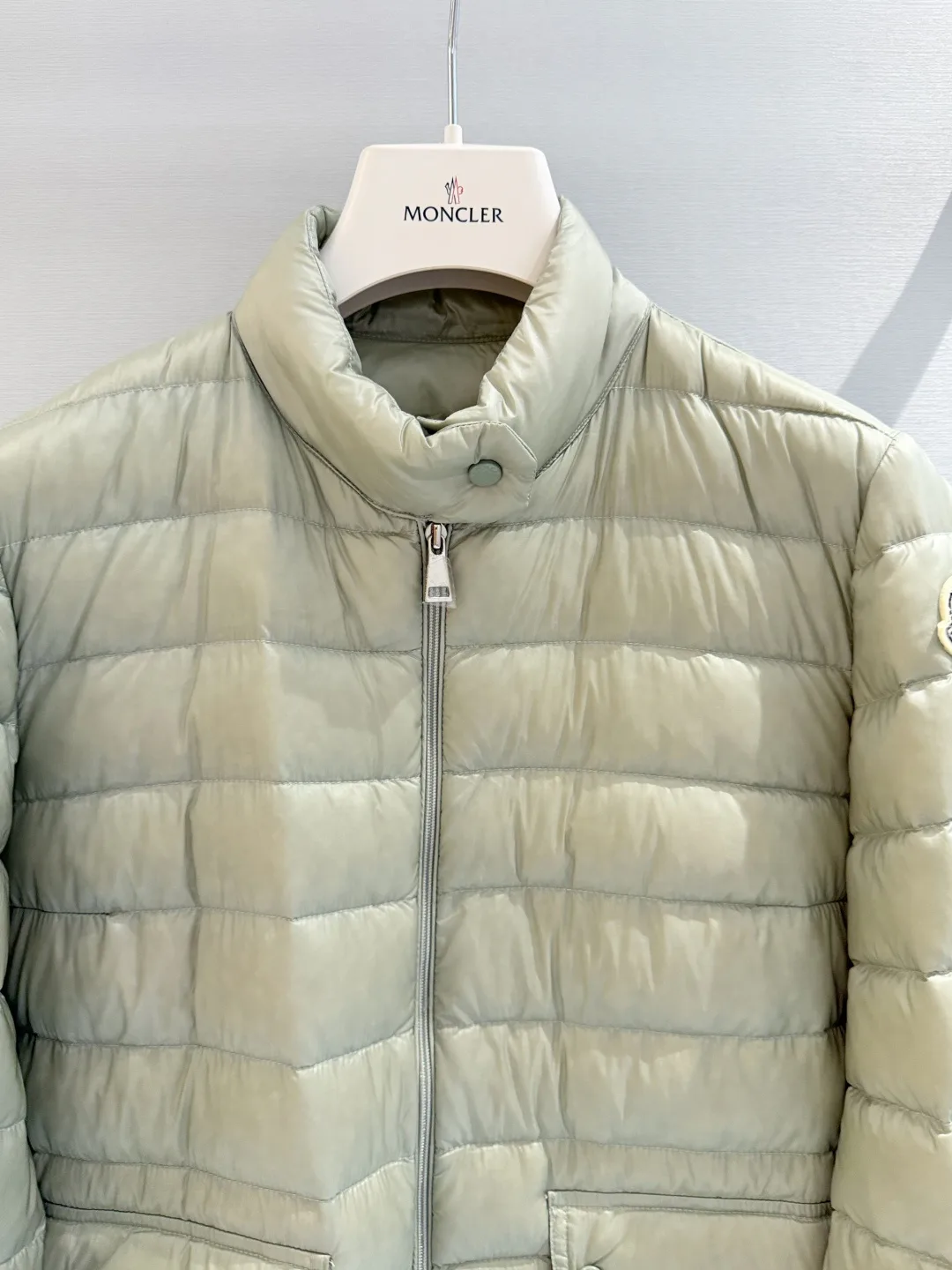 Women's Jackets And Down Jackets MONCLER 18049846