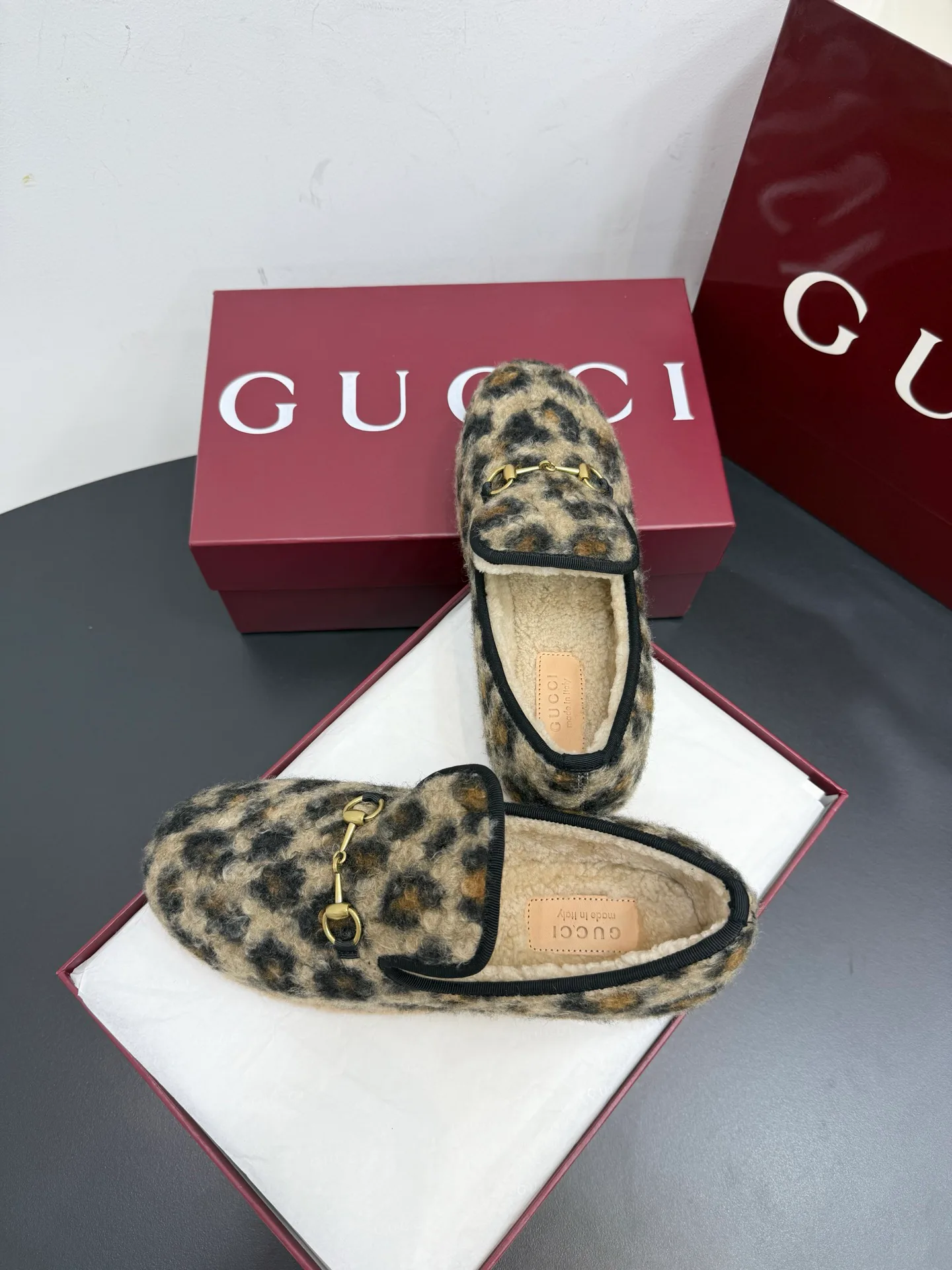 Women's Loafers And Moccasins GUCCI 18393467