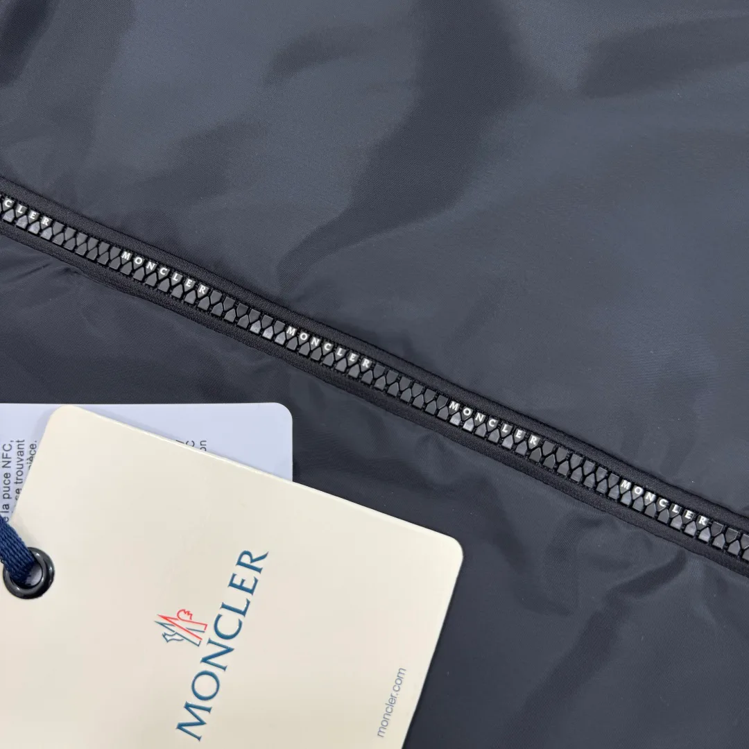 Women's Jackets And Down Jackets MONCLER 18002120