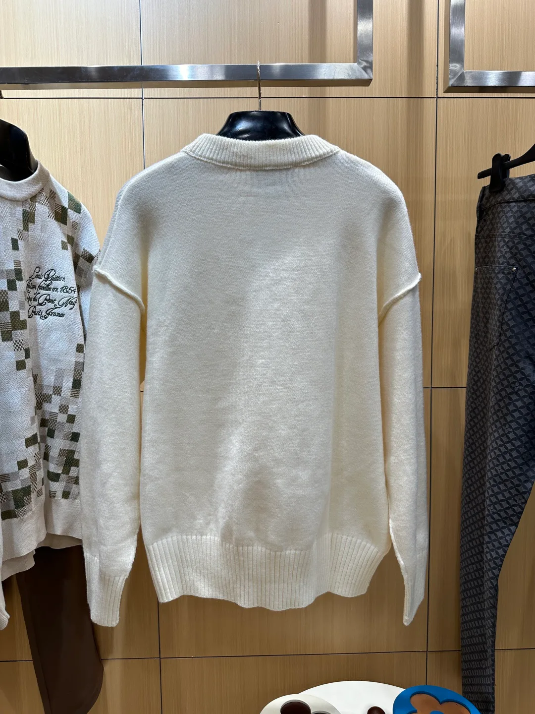 Men's Jumpers And Sweaters AMI PARIS 17802542