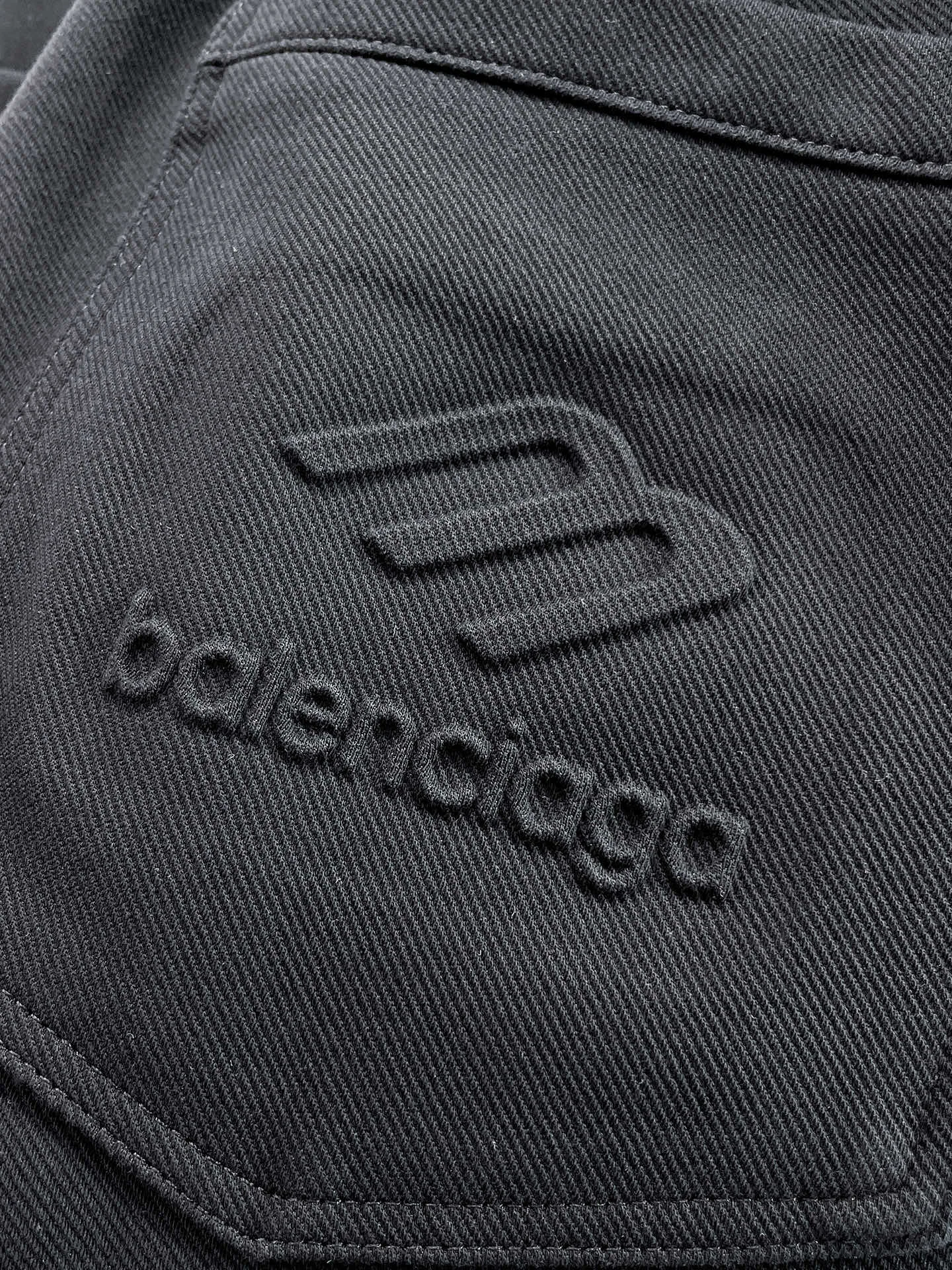 Men's Trousers BALENCIAGA 18499561