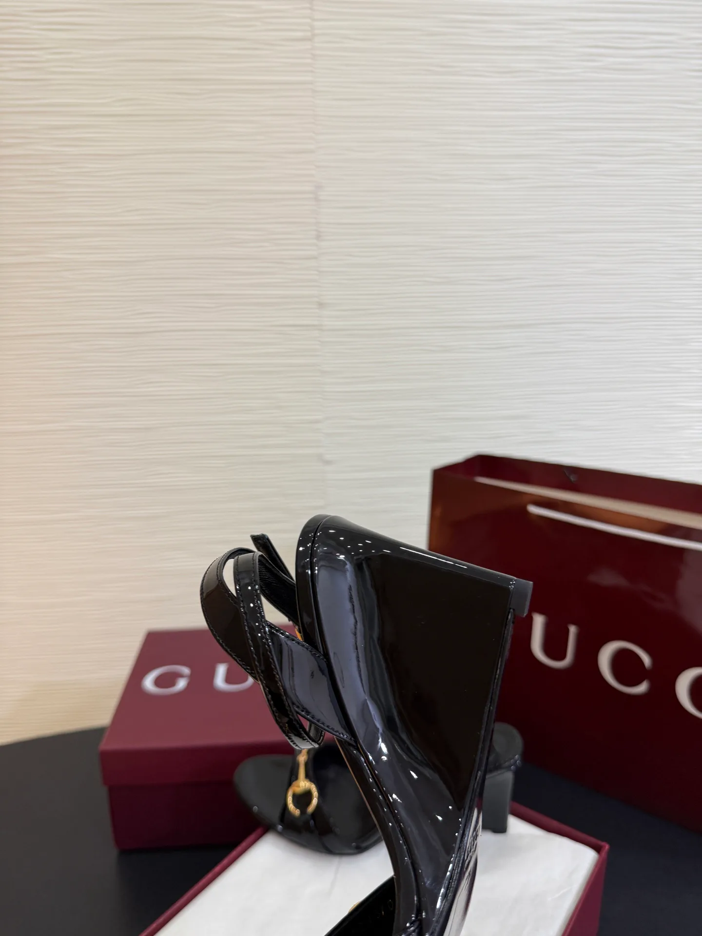 Women's Open-Toe Sandals GUCCI 18071139
