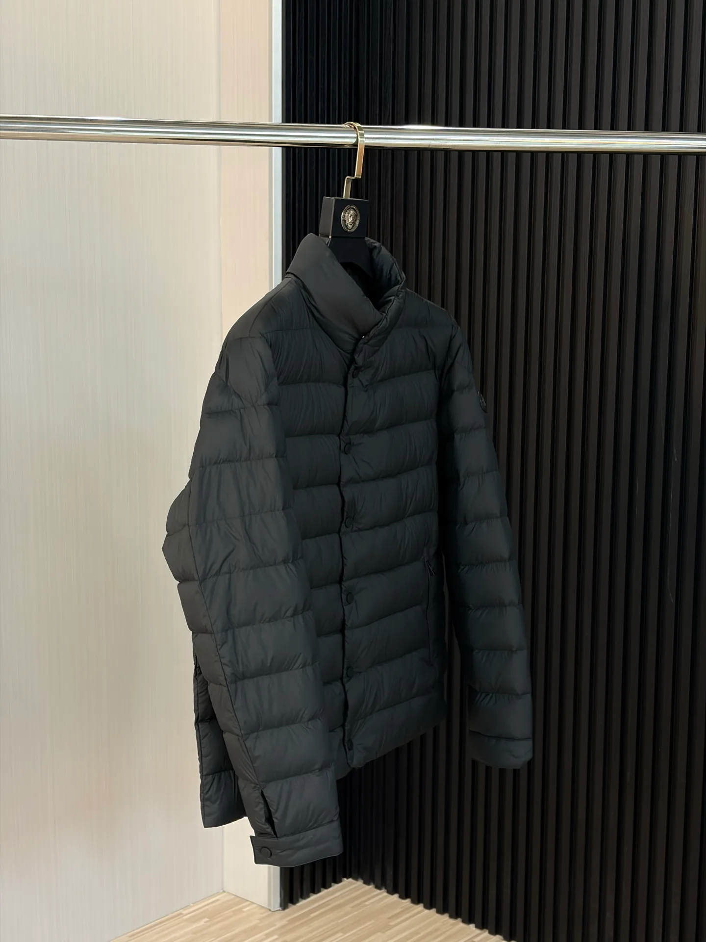 Men's Jackets And Down Jackets MONCLER 18218454