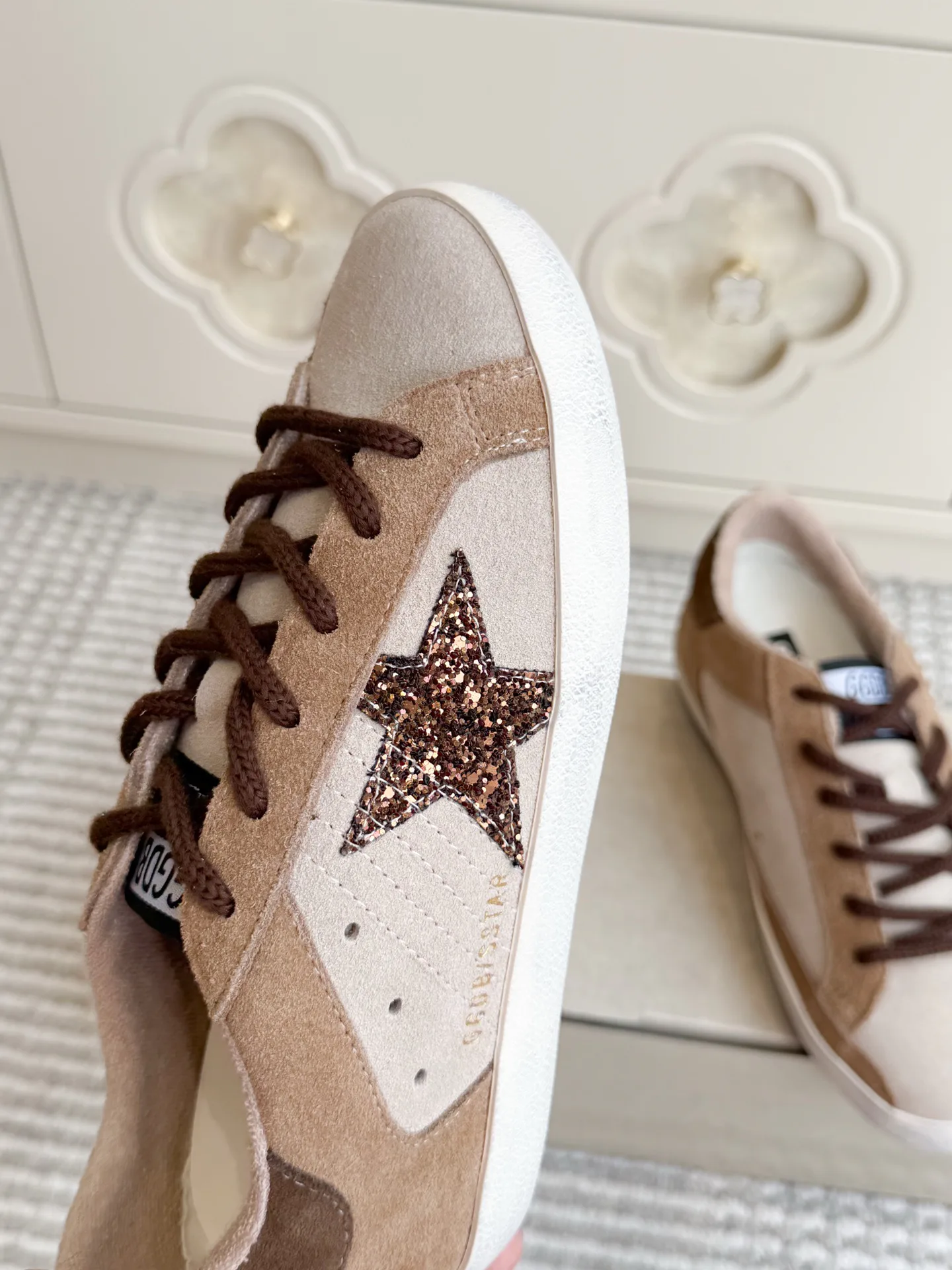 Women's Sneakers GOLDEN GOOSE 18360500