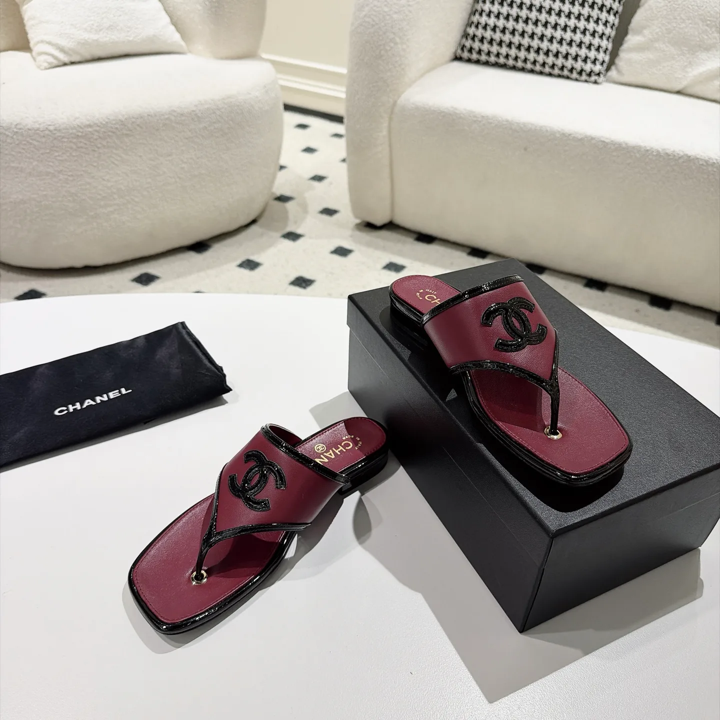 Women's Flip-Flops CHANEL 17802689
