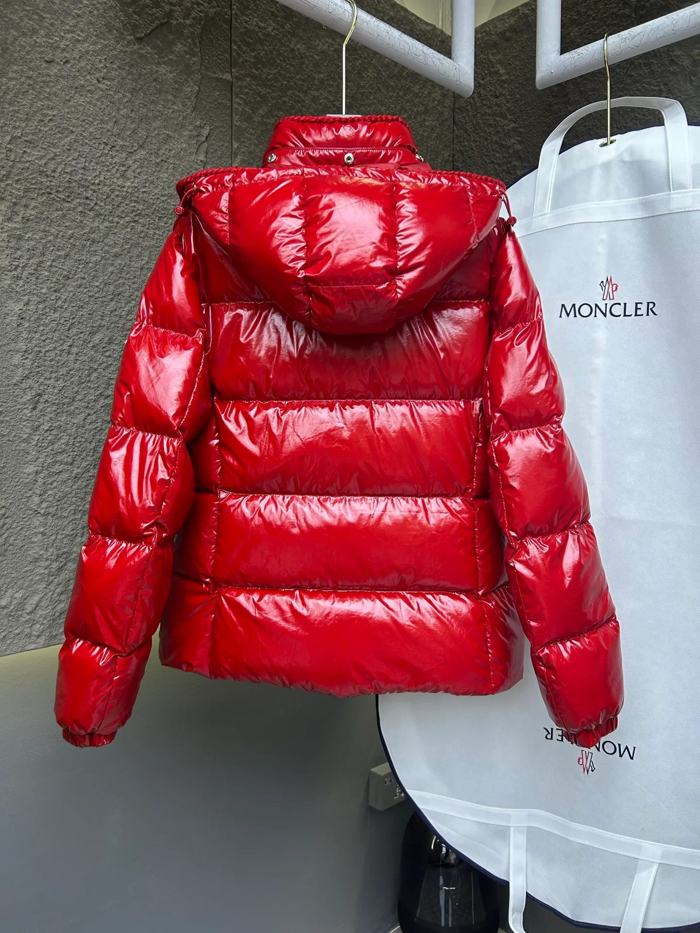 Women's Jackets And Down Jackets MONCLER 18002371