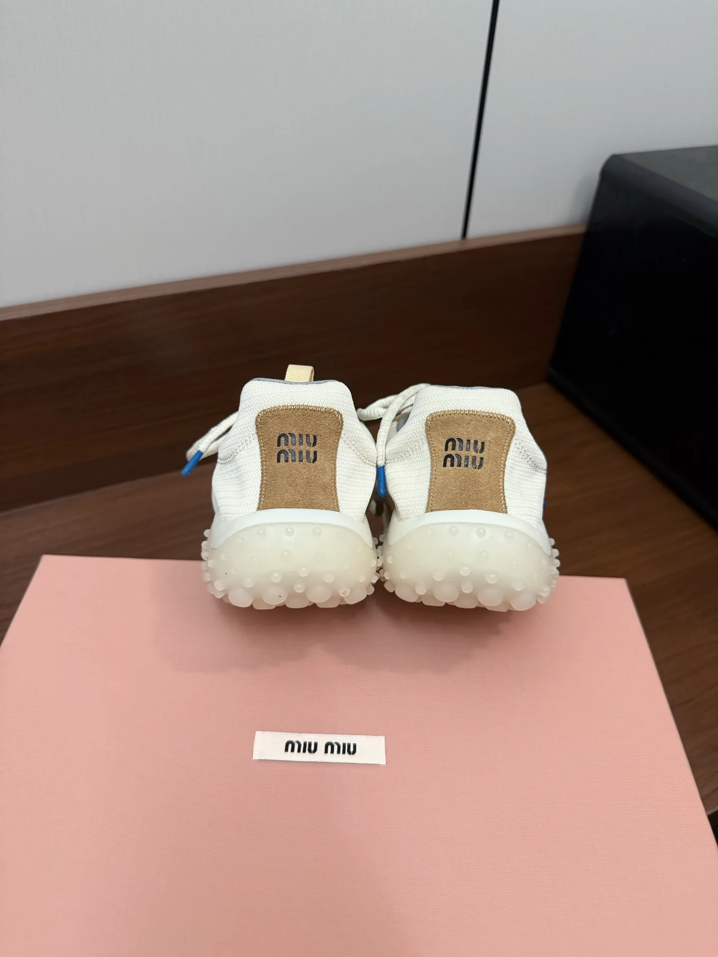 Women's Sneakers MIU MIU 18042052