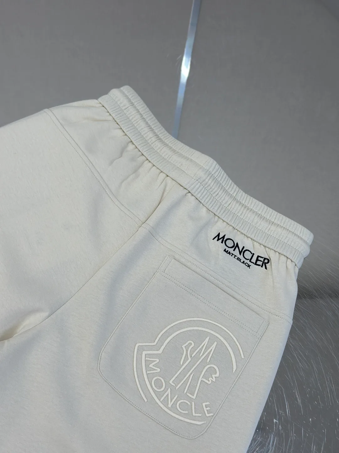 Men's Shorts MONCLER 17468341