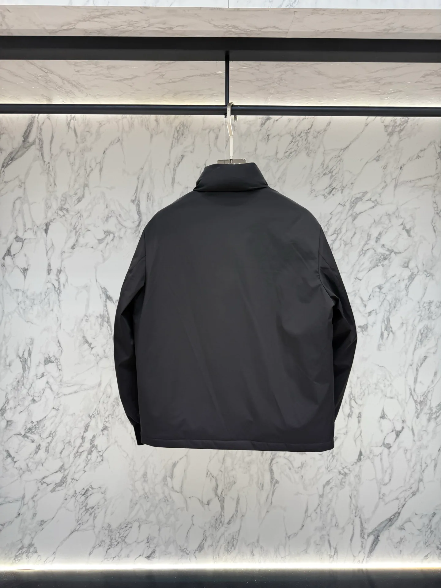 Куртки И Пуховики Мужские Moncler 18684604