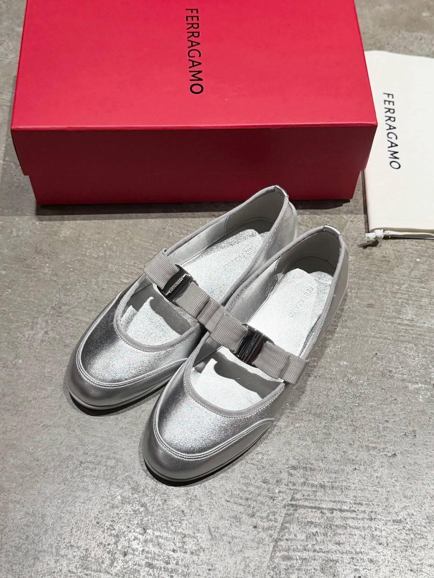 Women's Ballet Flats SALVATORE FERRAGAMO 18340755