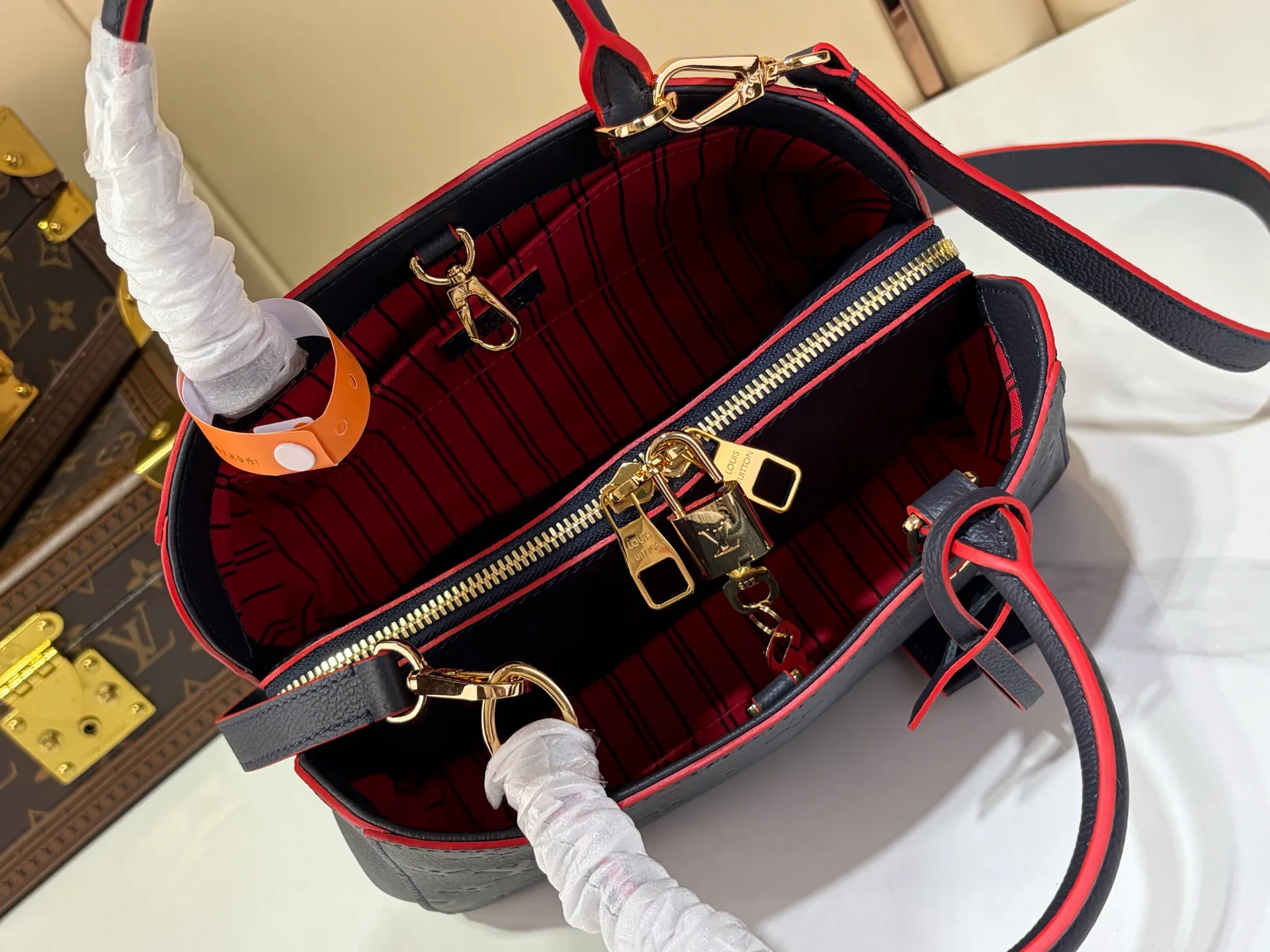 Women's Classic Handbags LOUIS VUITTON 18240327