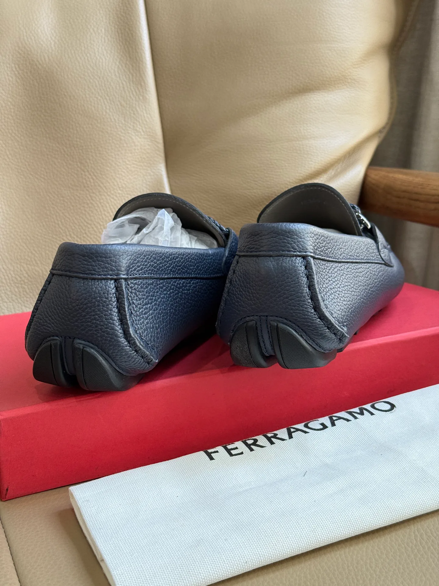 Men's Loafers And Dress Shoes SALVATORE FERRAGAMO 18117109