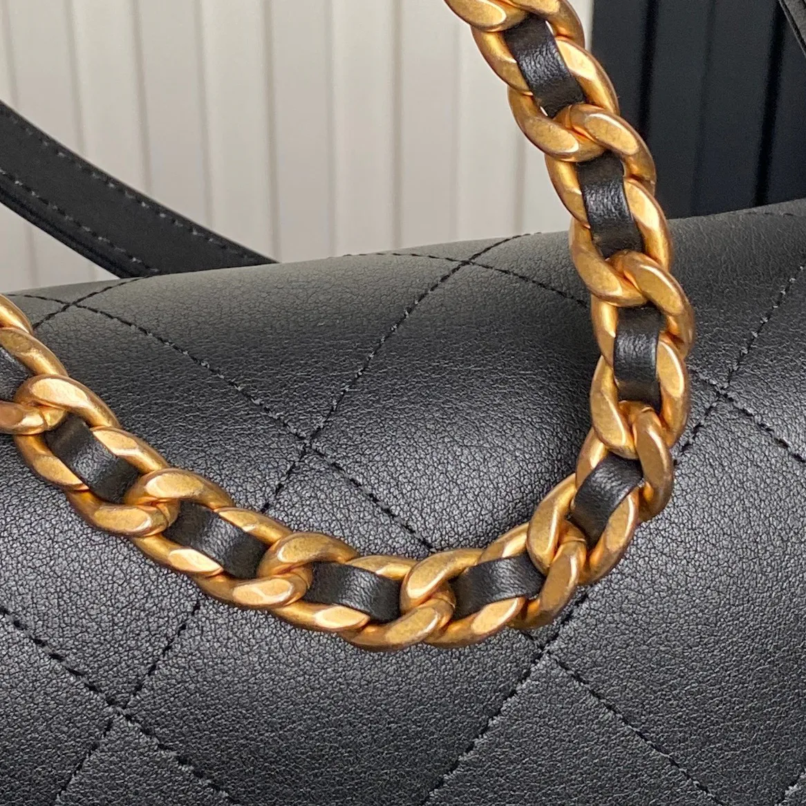 Women's Classic Handbags CHANEL 18000304