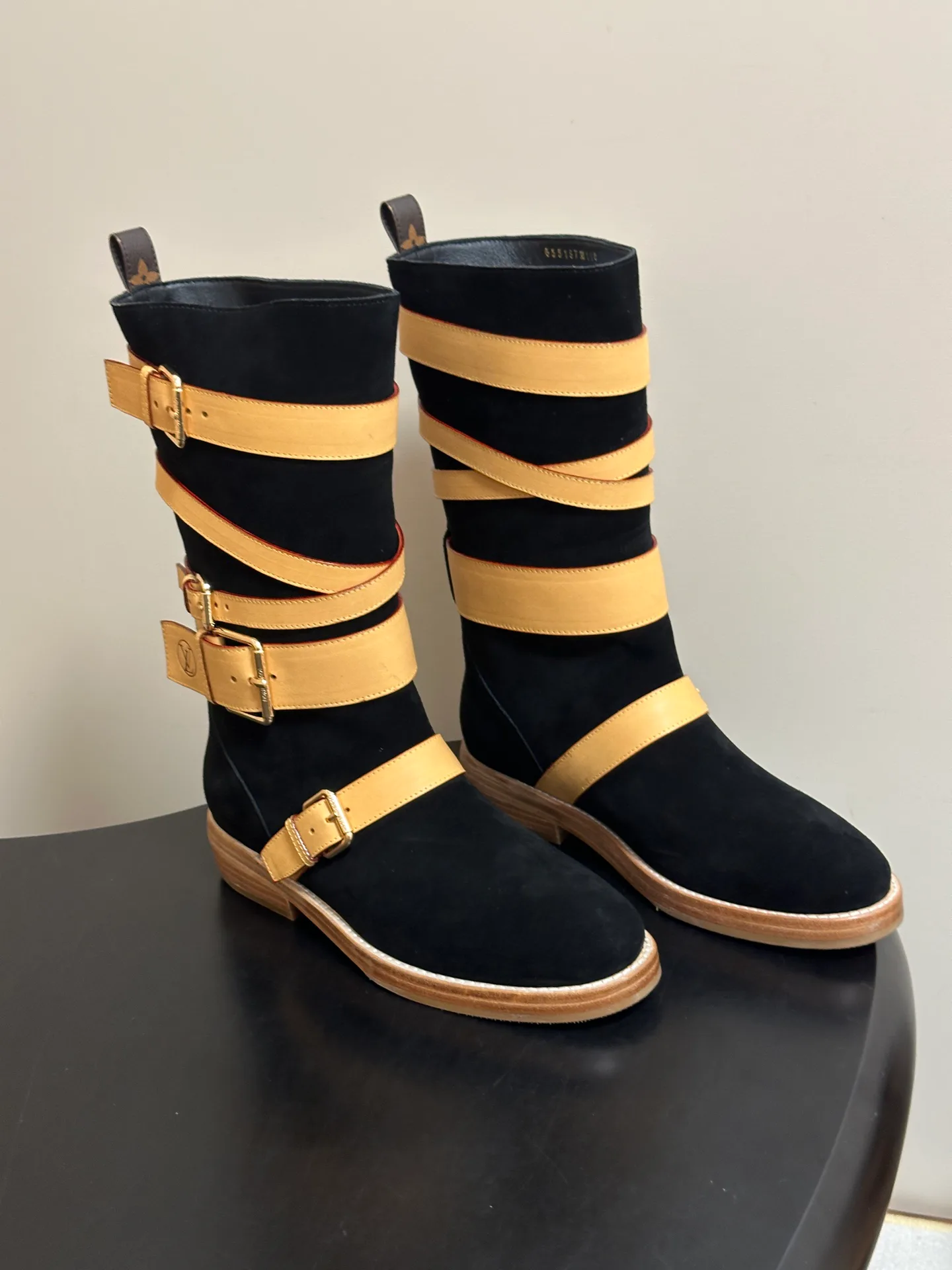 Women's Boots LOUIS VUITTON 18049430