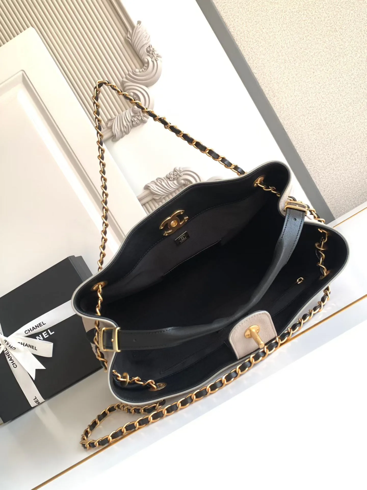 Women's Classic Handbags CHANEL 18526044