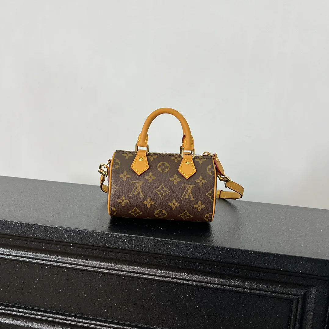 Классические Сумки Женские Louis Vuitton 18575219