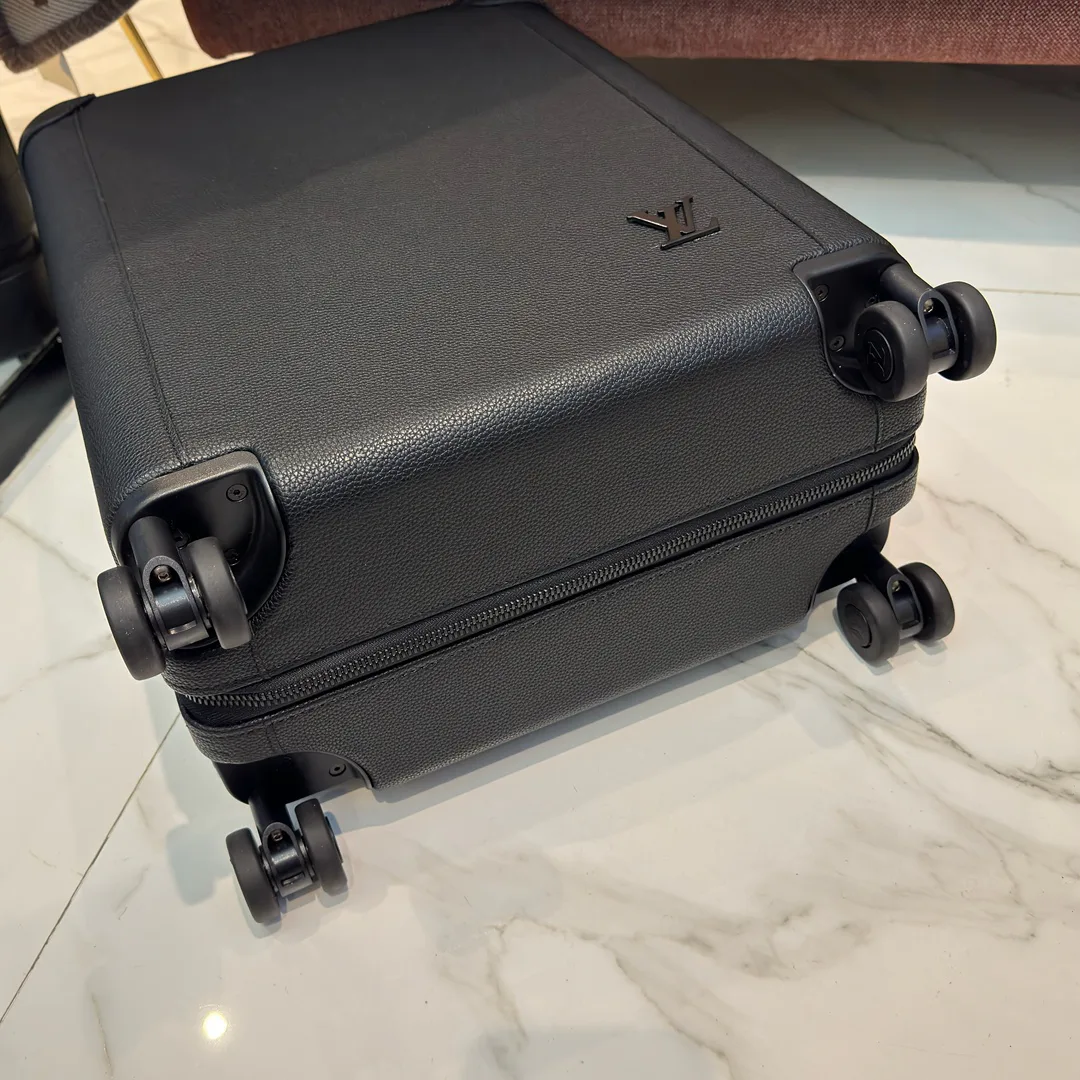 Suitcases LOUIS VUITTON 17675225