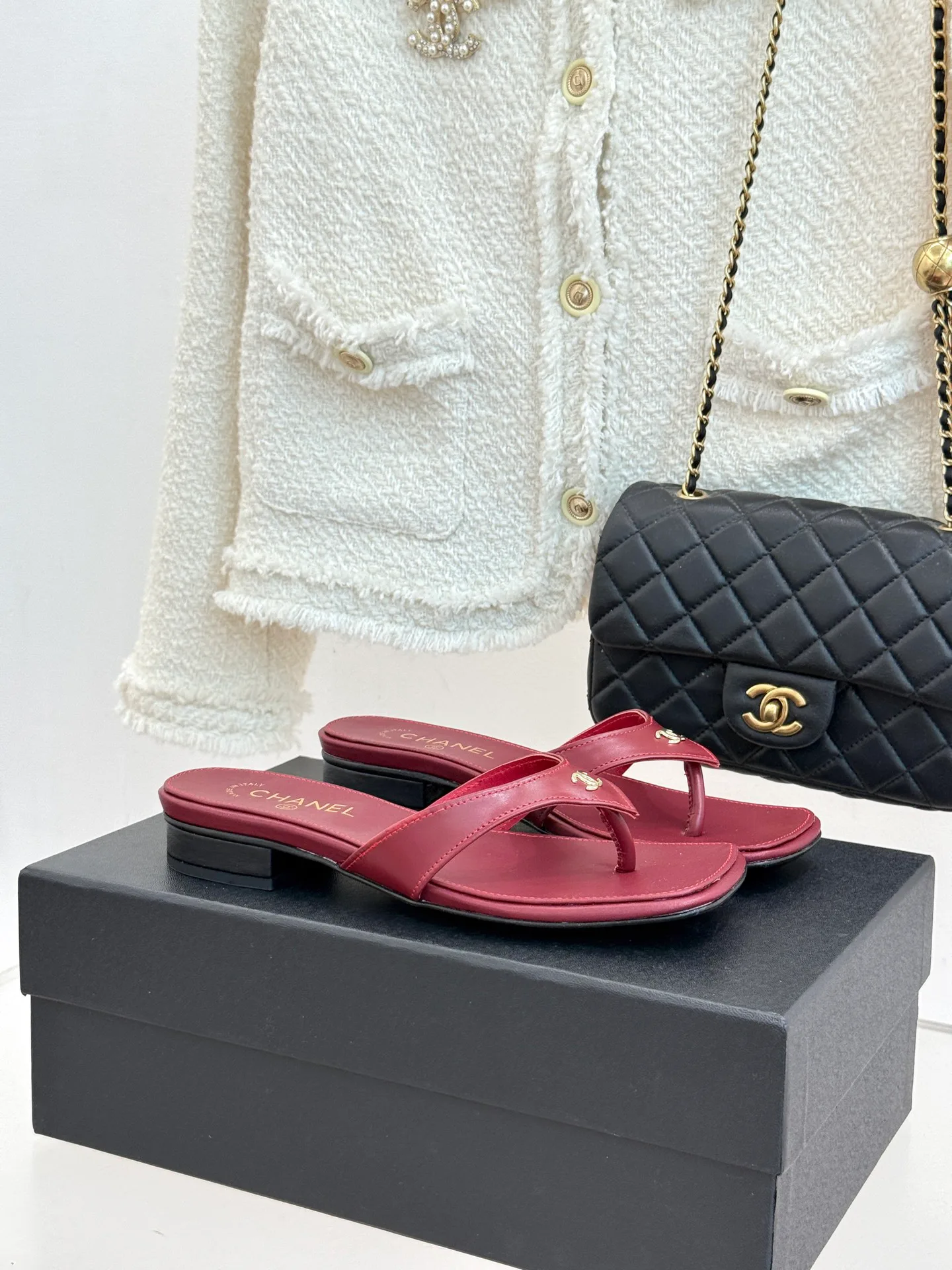 Women's Flip-Flops CHANEL 17724128
