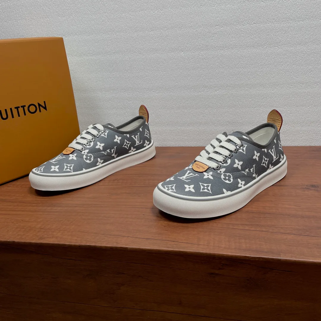 Кроссовки Мужские Louis Vuitton 18626470