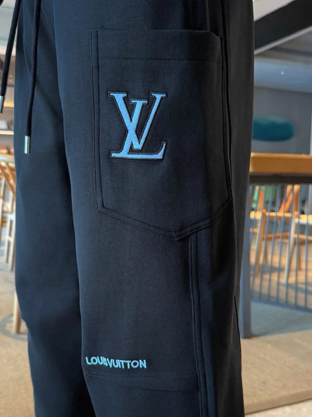 Men's Trousers LOUIS VUITTON 18345820