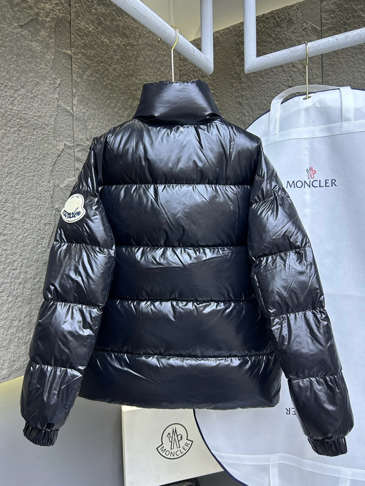 Men's Jackets And Down Jackets MONCLER 18188954