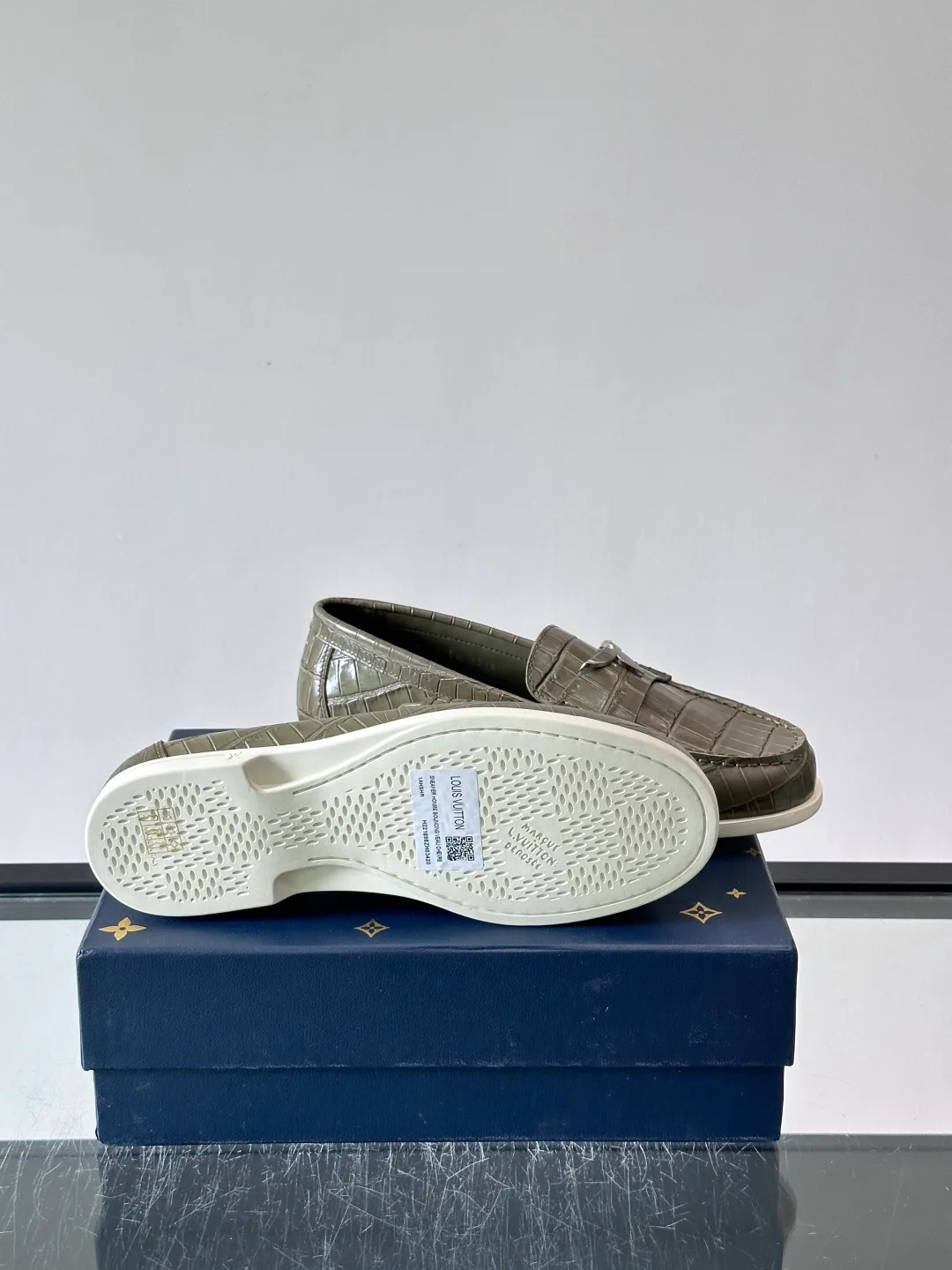 Men's Loafers And Dress Shoes LOUIS VUITTON 18118562