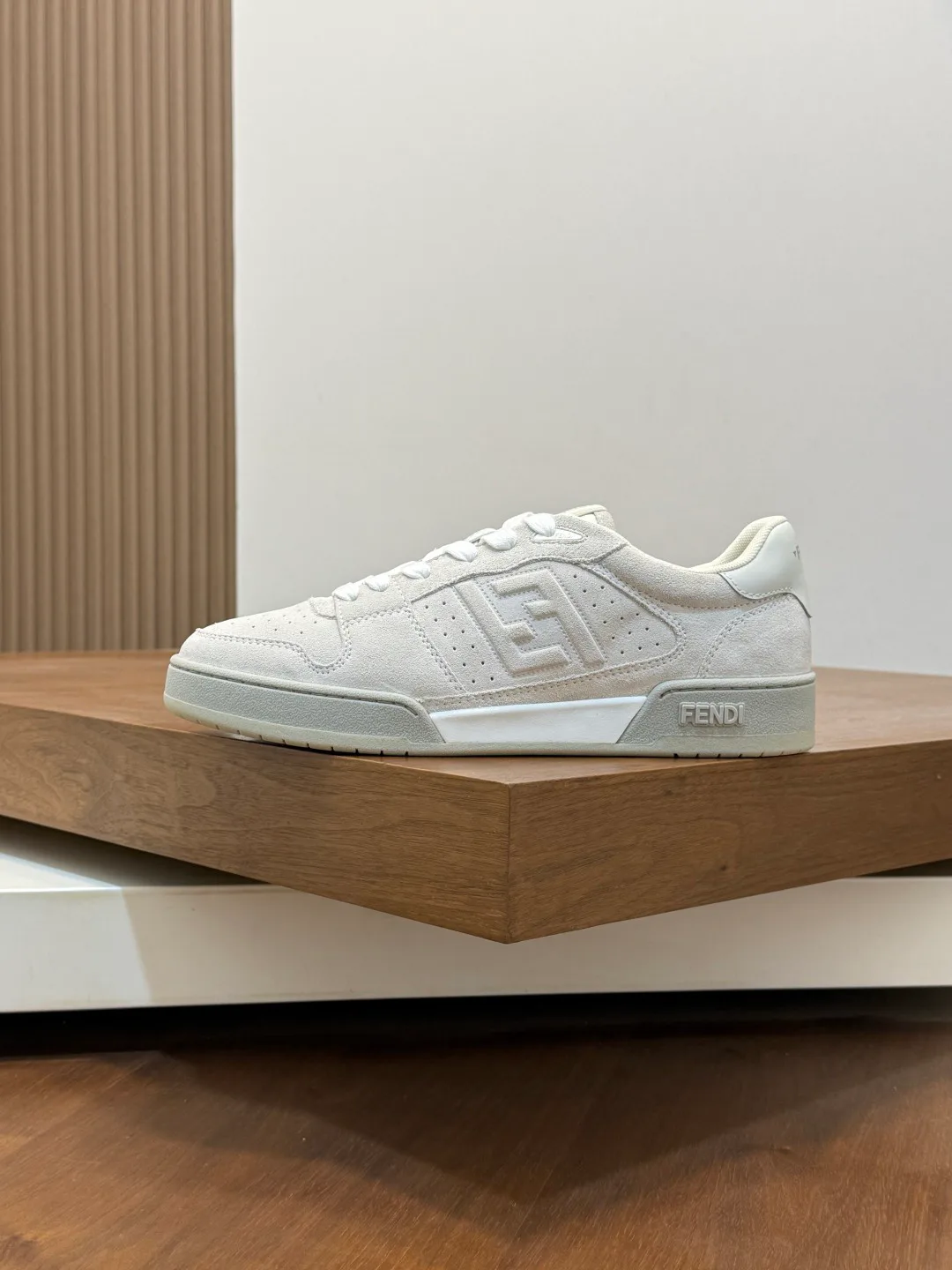Women's Sneakers FENDI 18116591