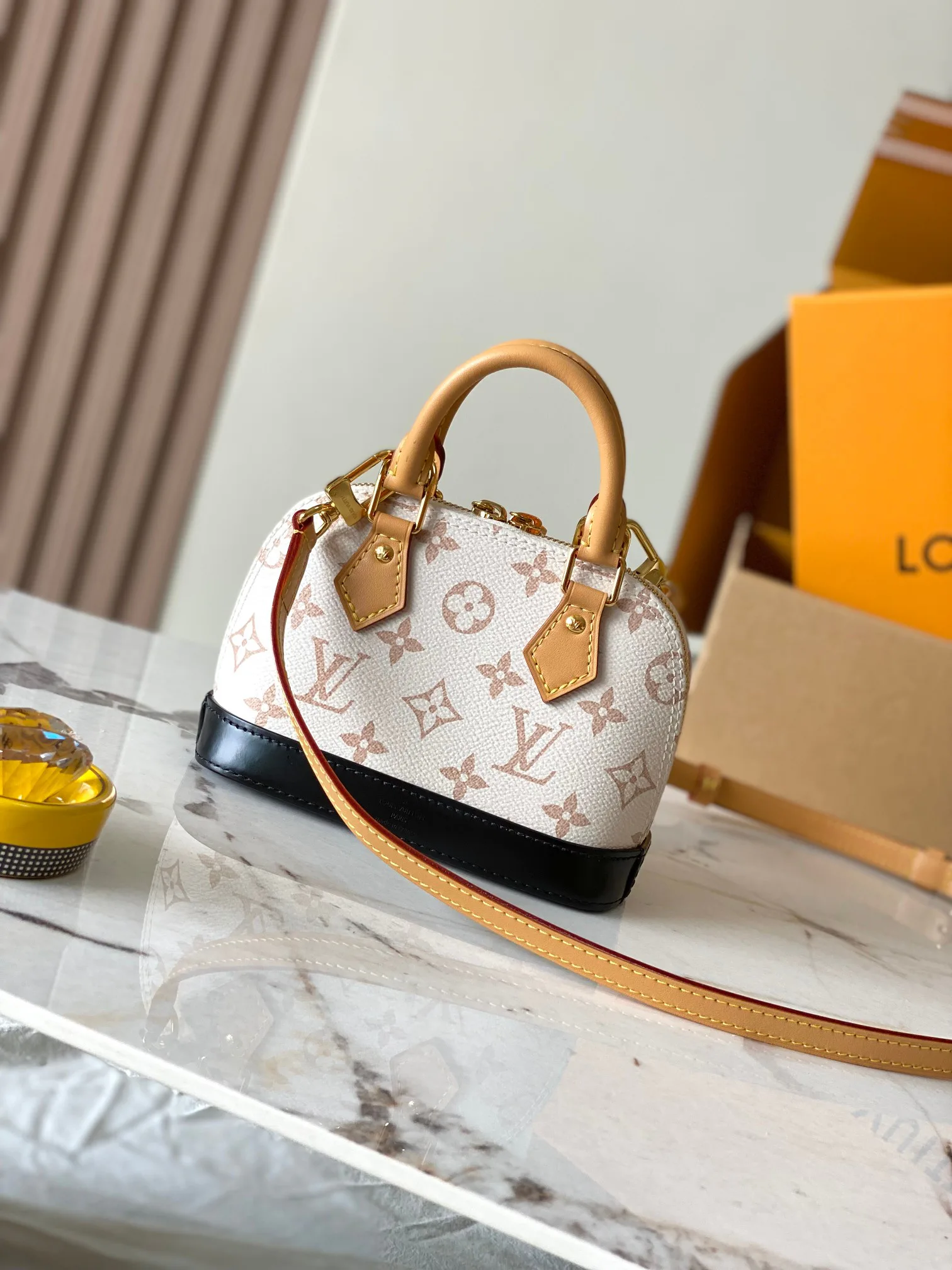 Women's Classic Handbags LOUIS VUITTON 17802528