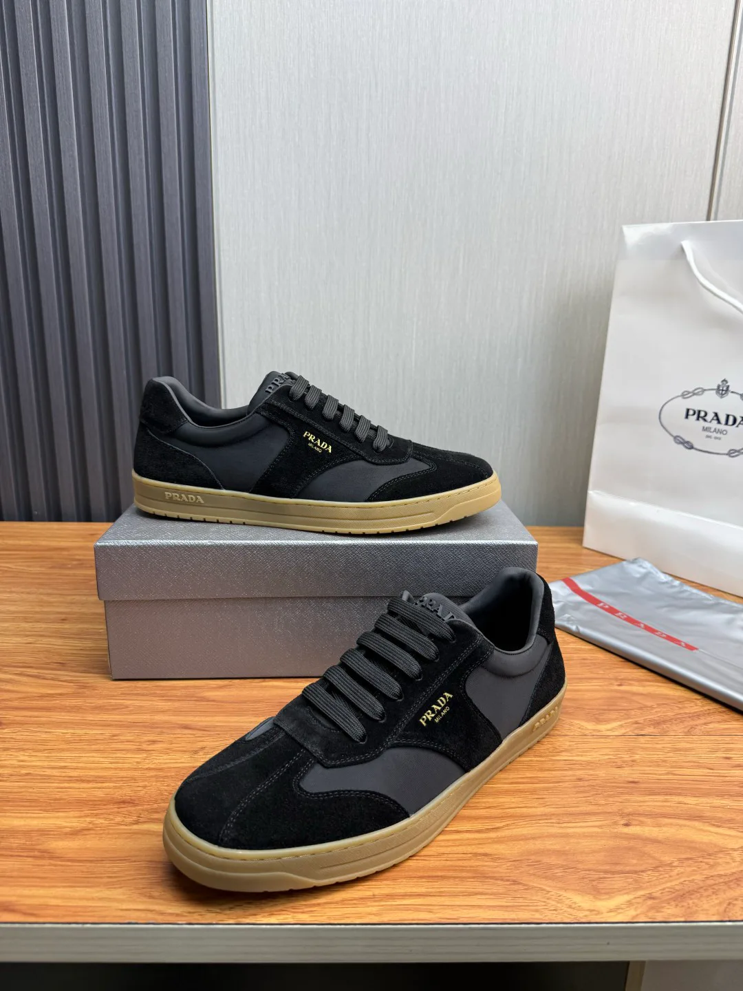 Men's Sneakers PRADA 17890552