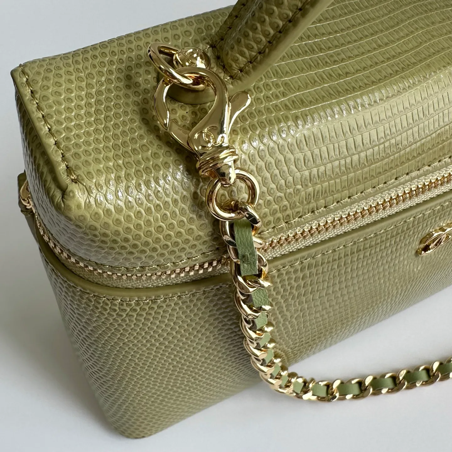 Women's Classic Handbags CHANEL 18338057