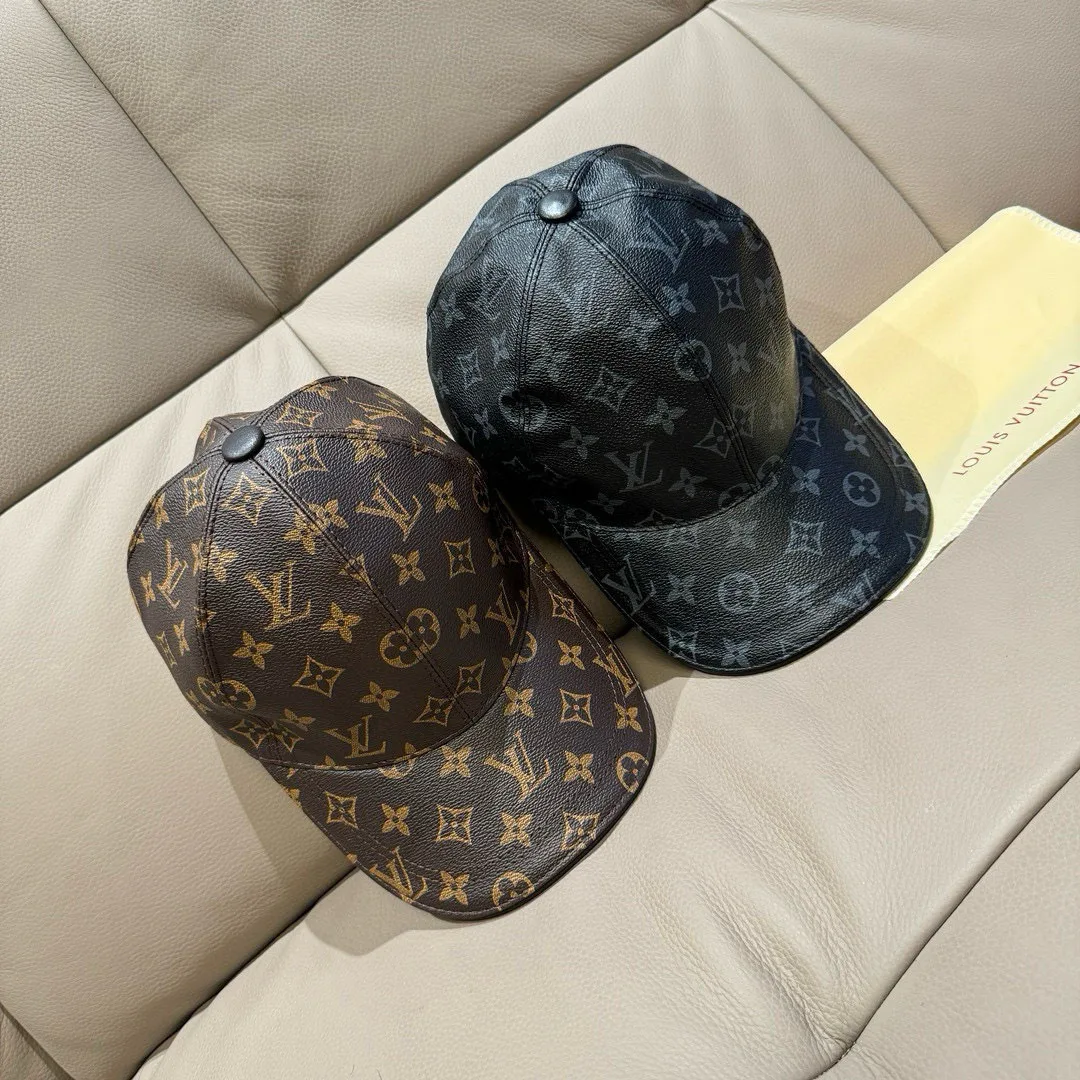Hats LOUIS VUITTON 18105224