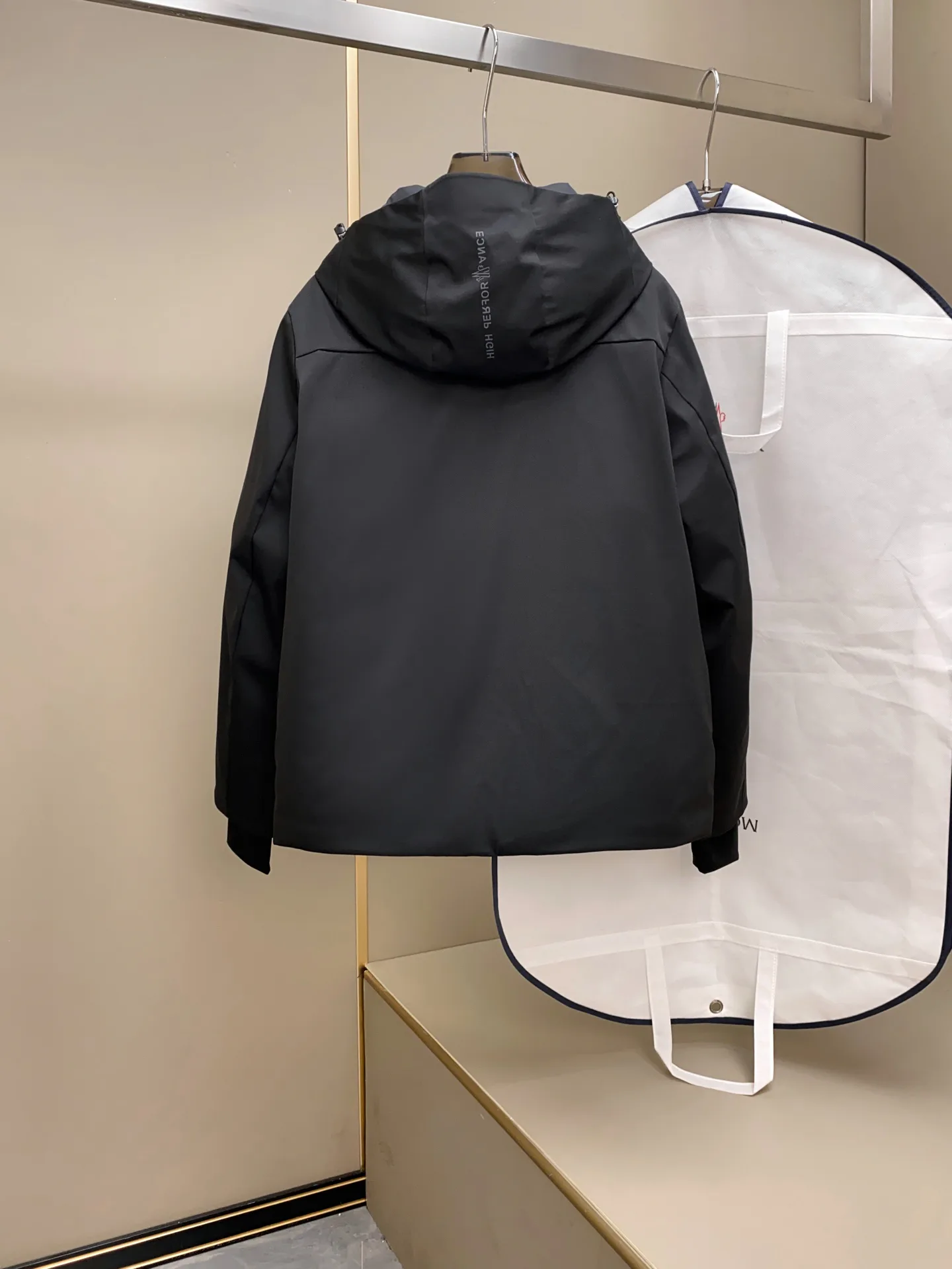Men's Jackets And Down Jackets MONCLER 18029284