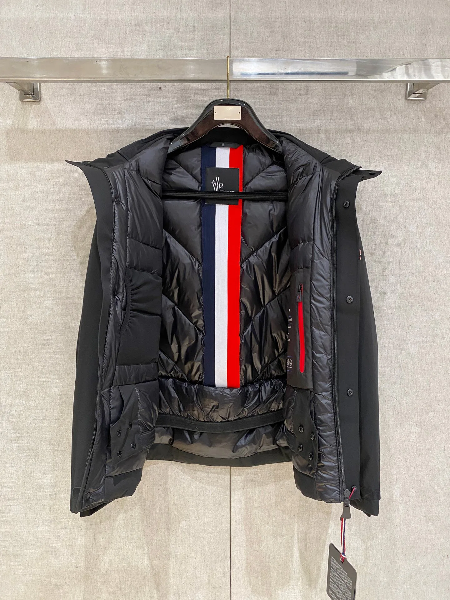 Men's Jackets And Down Jackets MONCLER 18111241
