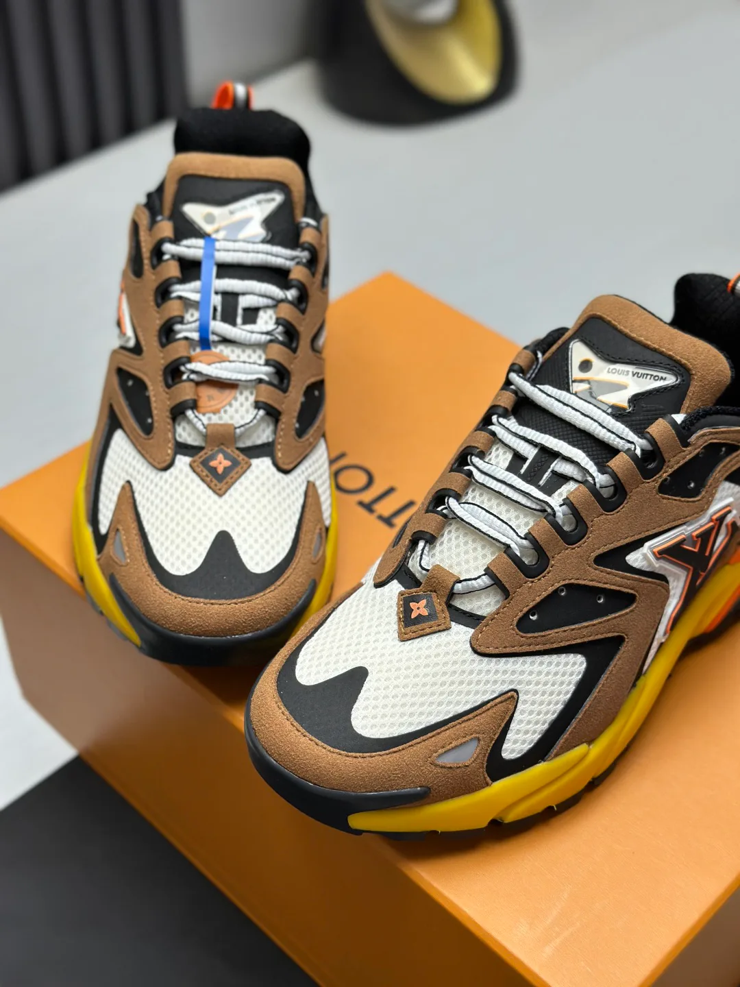 Women's Sneakers LOUIS VUITTON 18211980