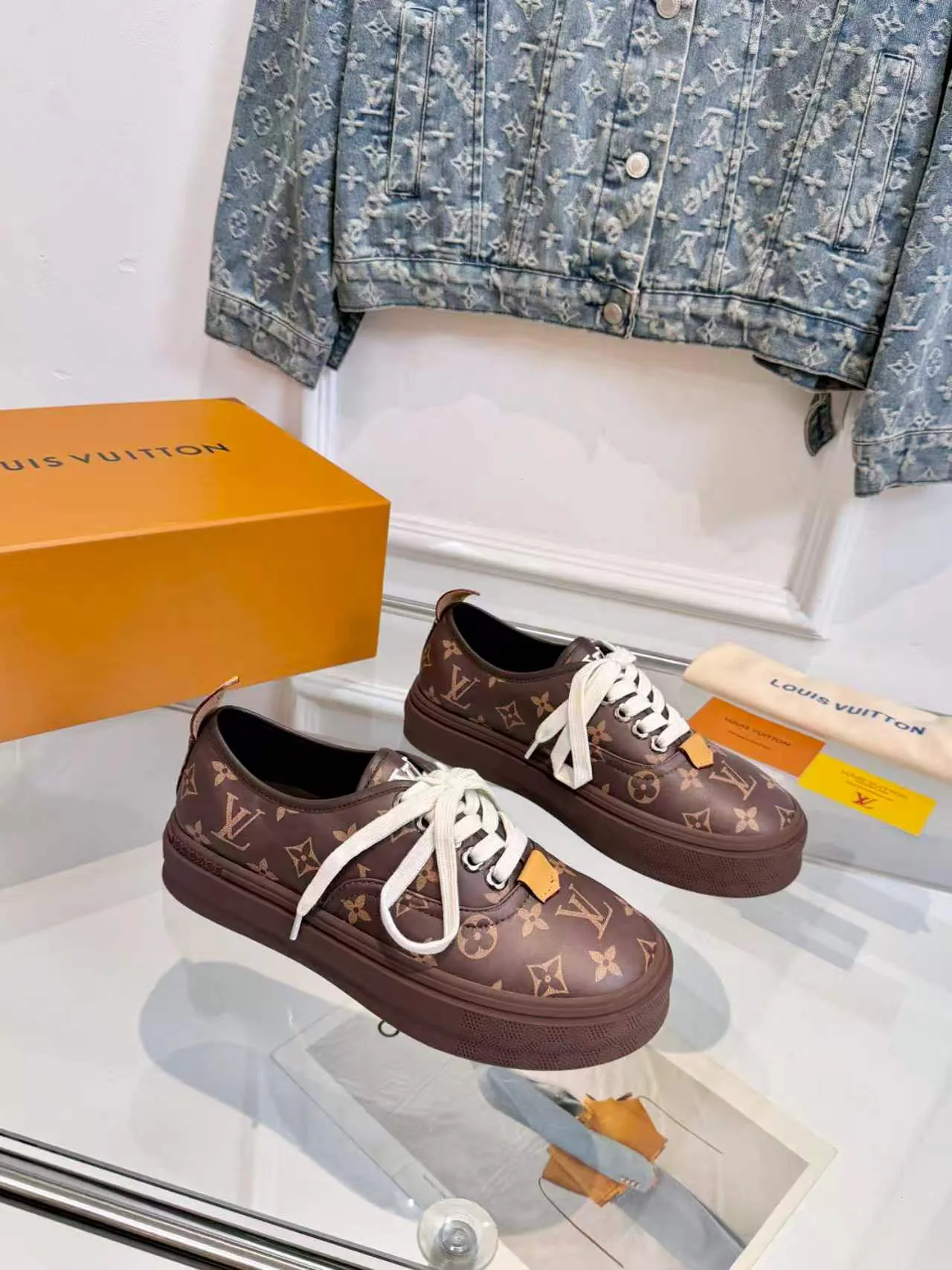 Women's Sneakers LOUIS VUITTON 19526550