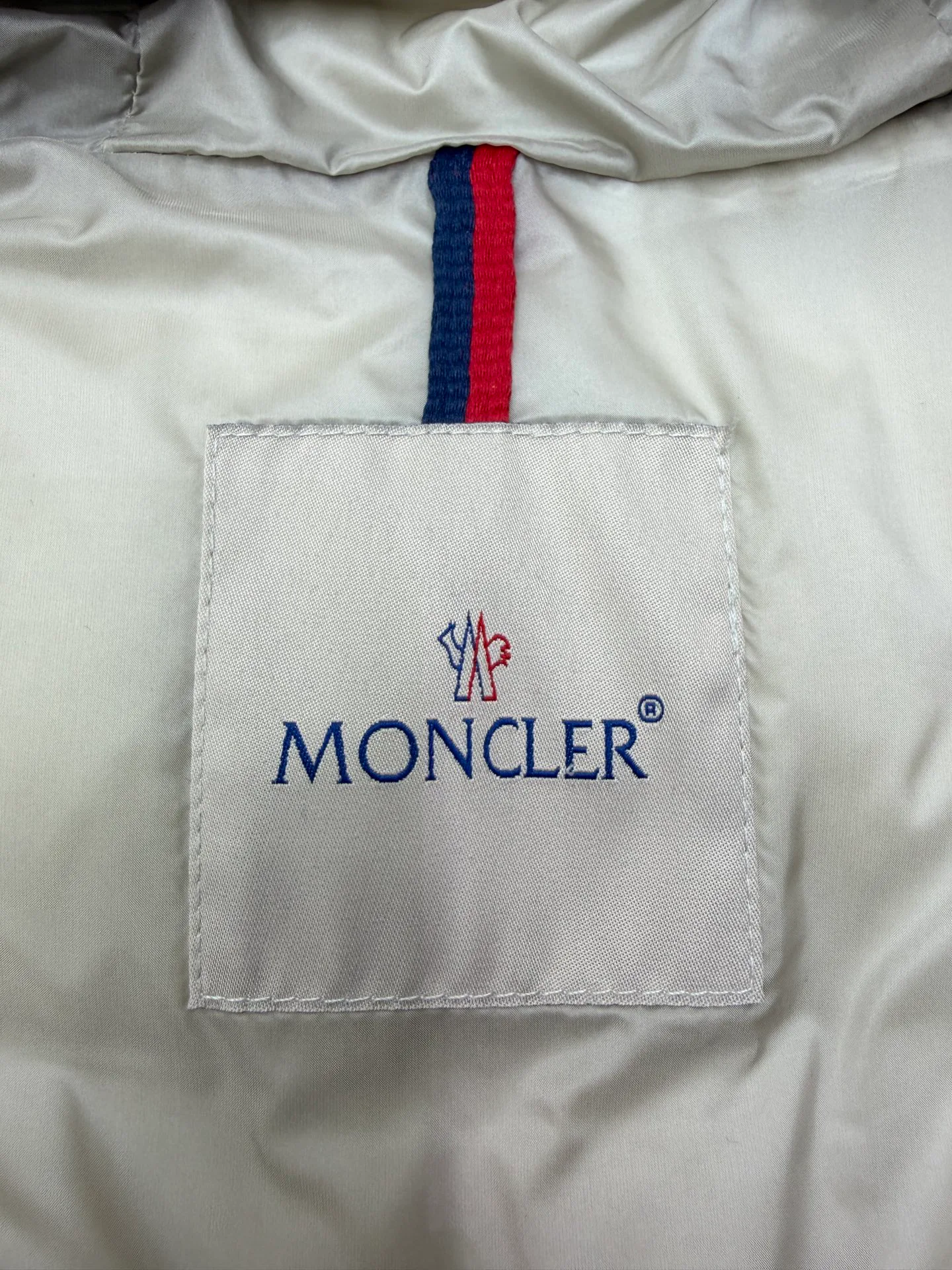 Women's Jackets And Down Jackets MONCLER 17801610