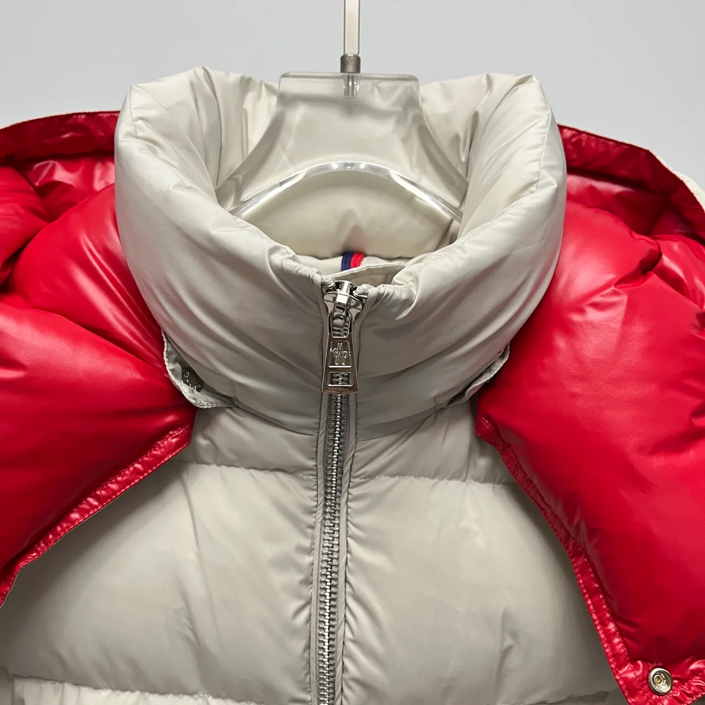 Куртки И Пуховики Женские Moncler 18615245