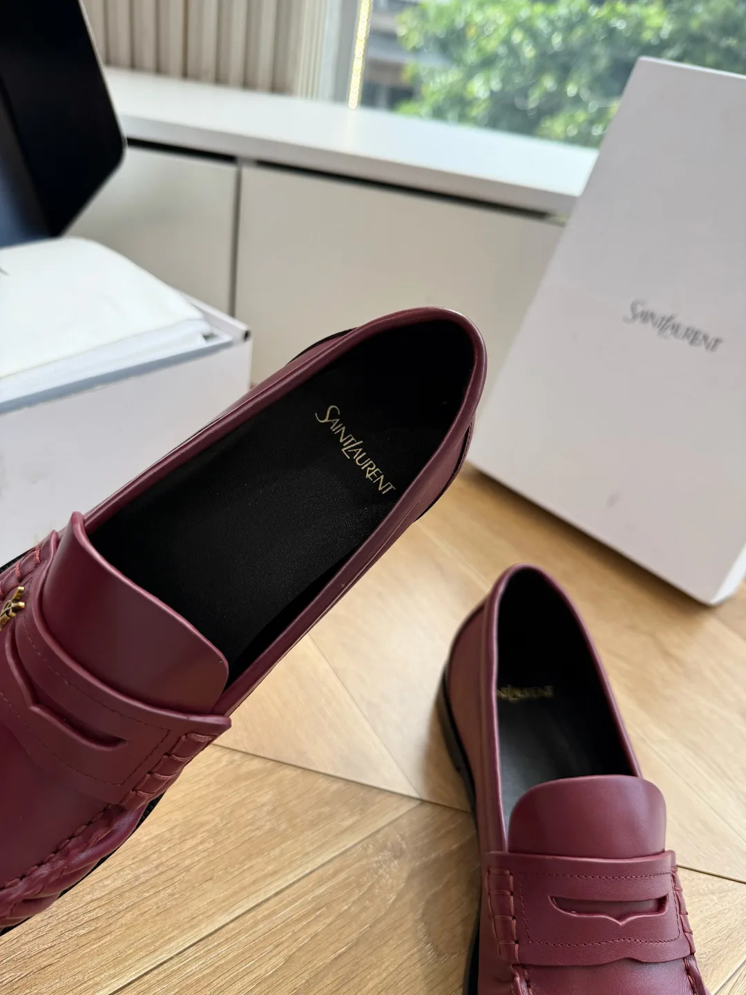 Women's Loafers And Moccasins SAINT LAURENT 17569099
